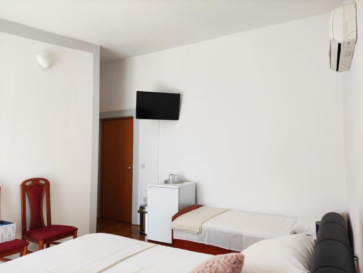 Guesthouse Varnica Каштел-Лукшич Экстерьер фото