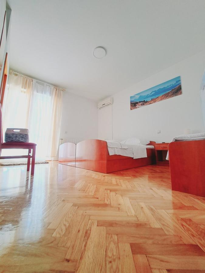 Guesthouse Varnica Каштел-Лукшич Экстерьер фото