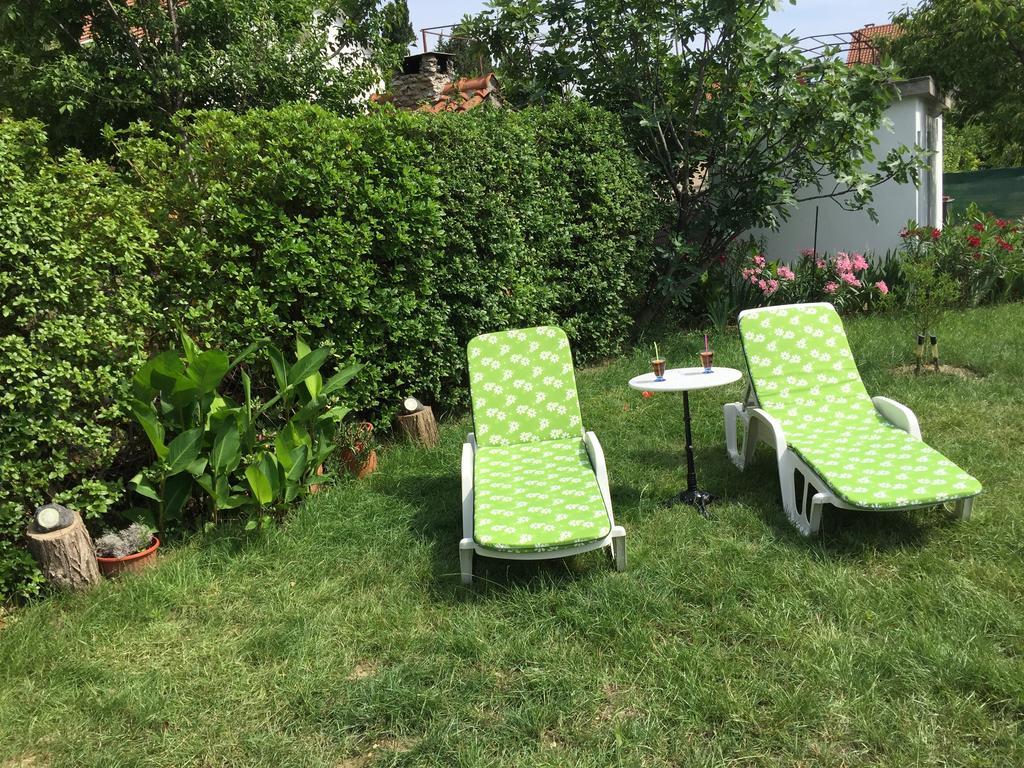 Guesthouse Varnica Каштел-Лукшич Экстерьер фото