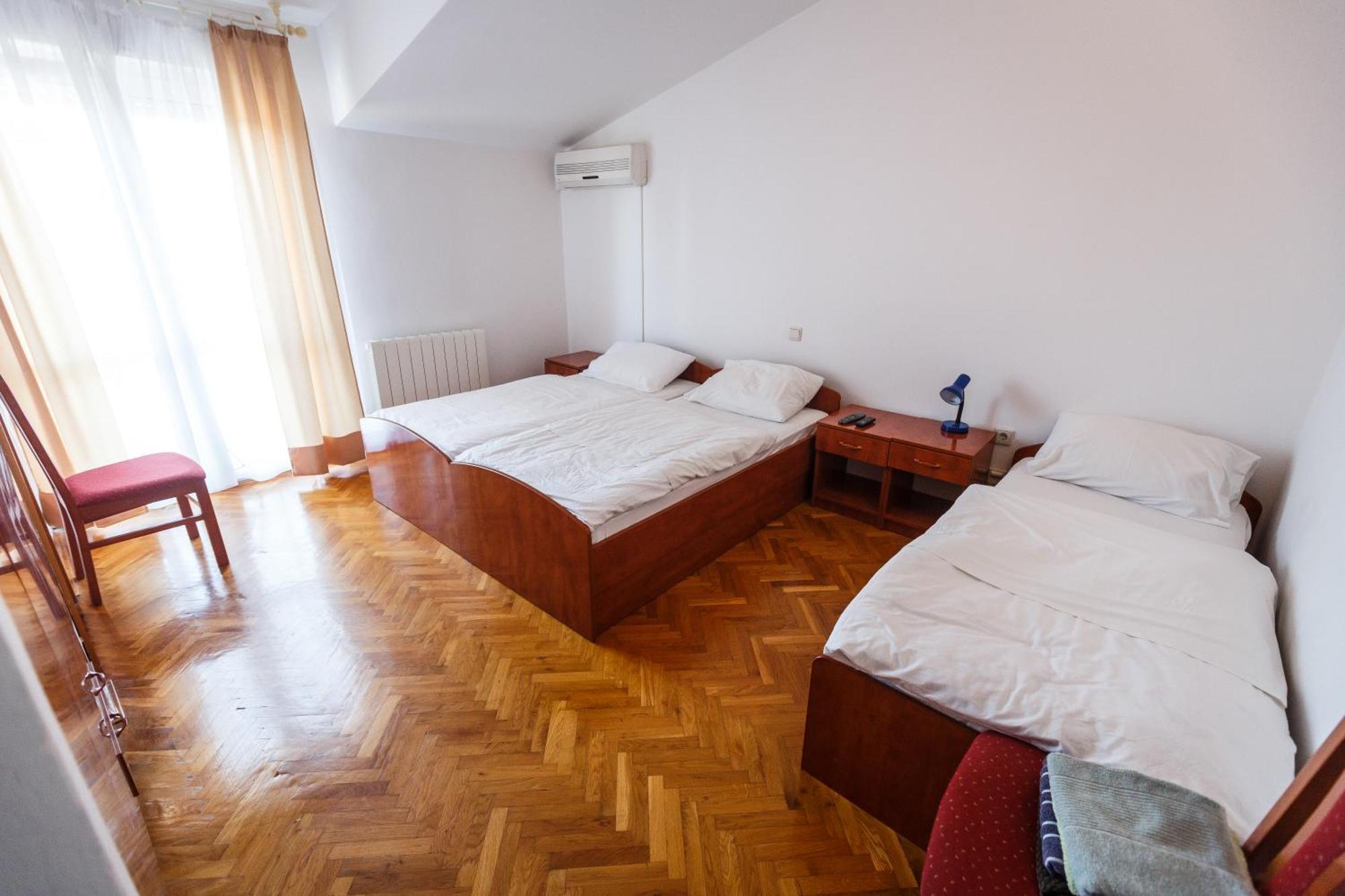 Guesthouse Varnica Каштел-Лукшич Экстерьер фото