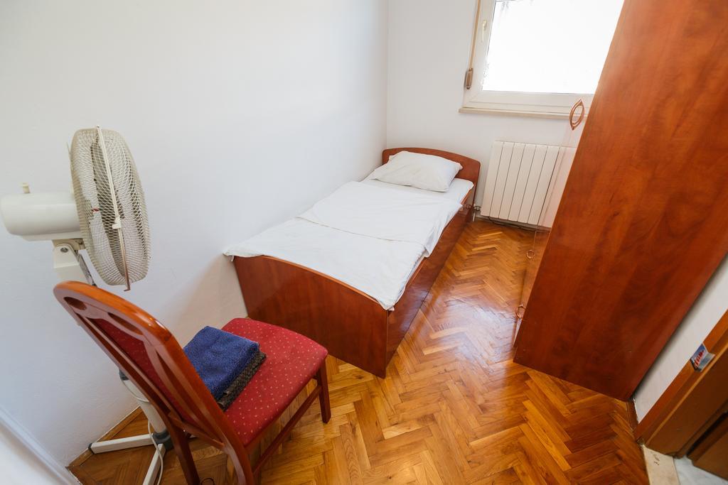 Guesthouse Varnica Каштел-Лукшич Номер фото