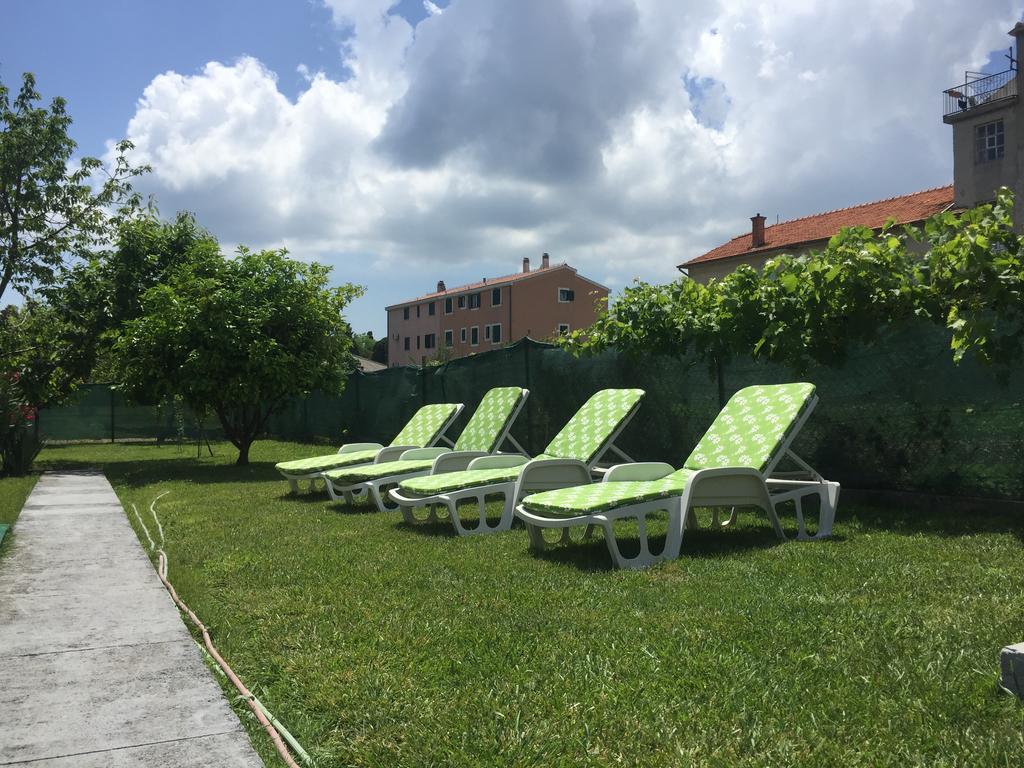 Guesthouse Varnica Каштел-Лукшич Экстерьер фото